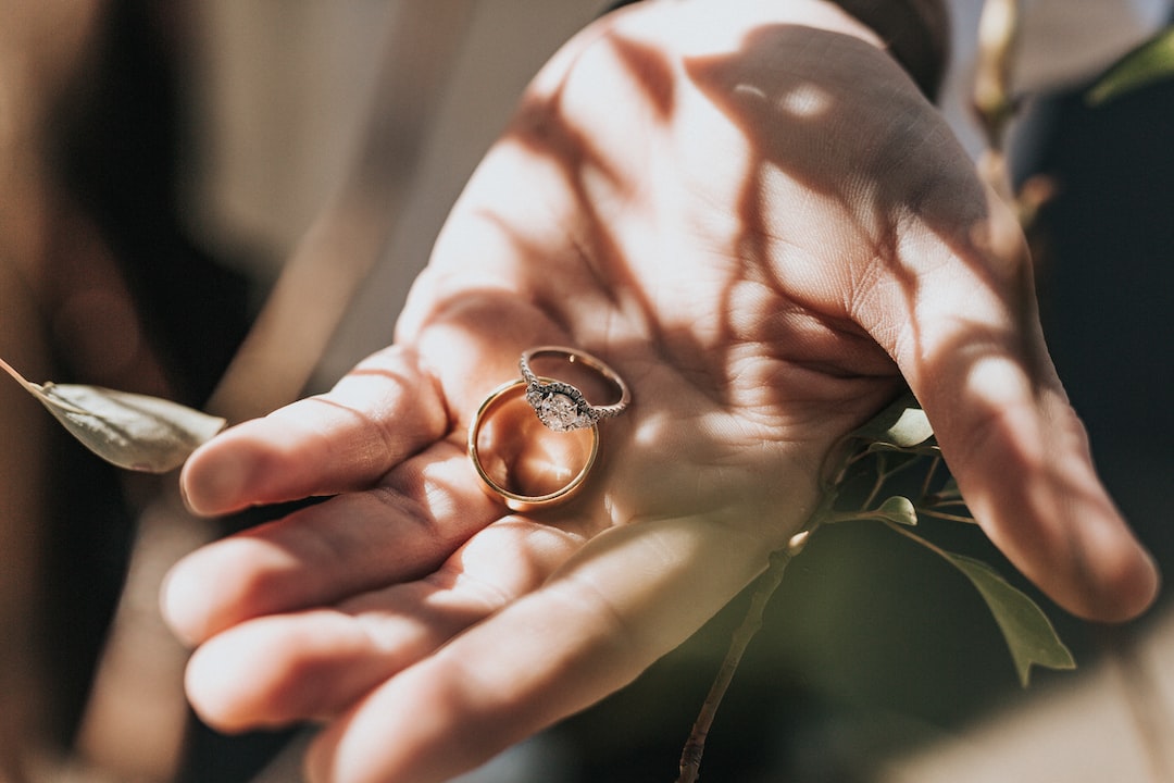 The Shimmering Charm: The Role of Silver Sterling Jewelry in Modern Weddings