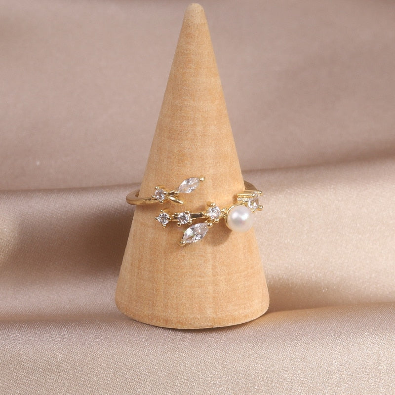 Golden Leaf Pearl Ring